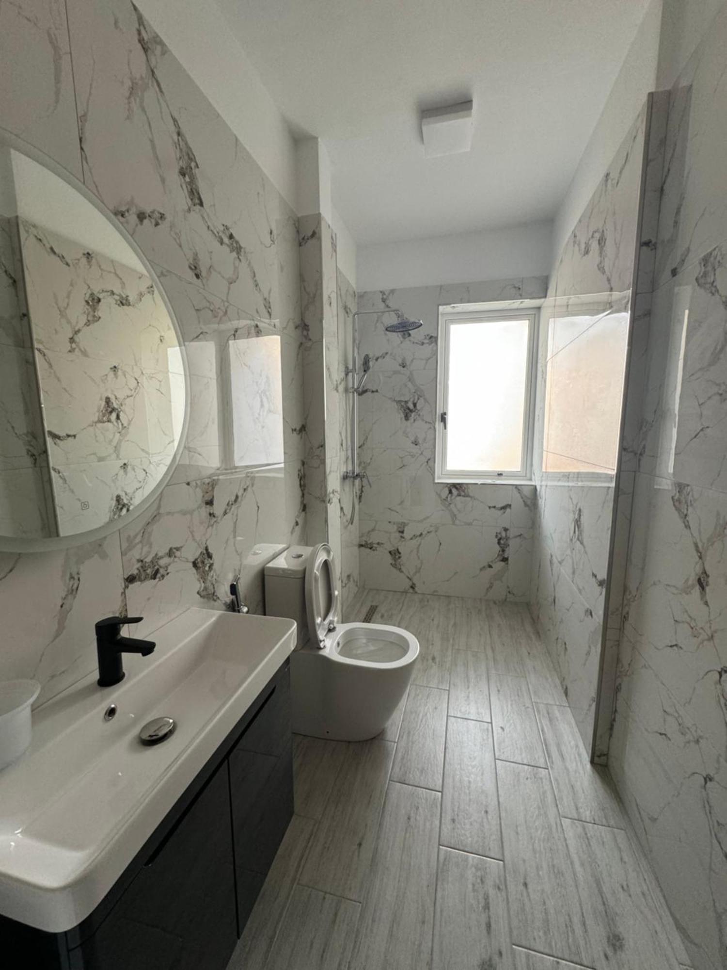 Drion Apartment Vlore Luaran gambar