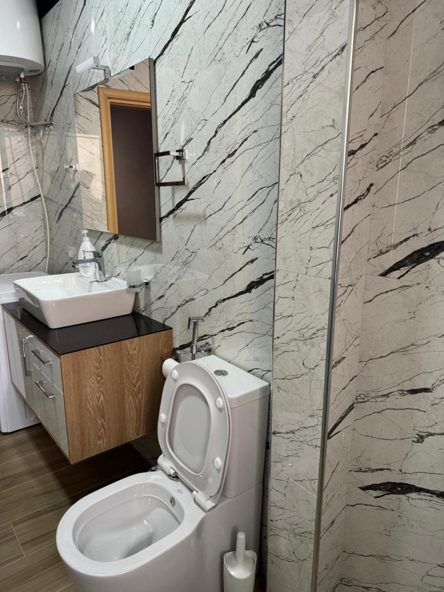 Drion Apartment Vlore Luaran gambar